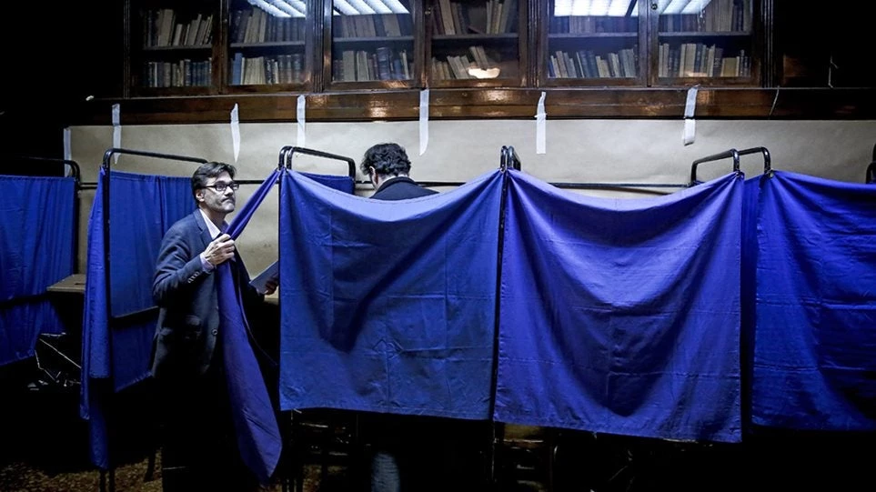 Νέα δημοσκόπηση: Σταθερά μπροστά η ΝΔ – Καταρρέει ο ΣΥΡΙΖΑ